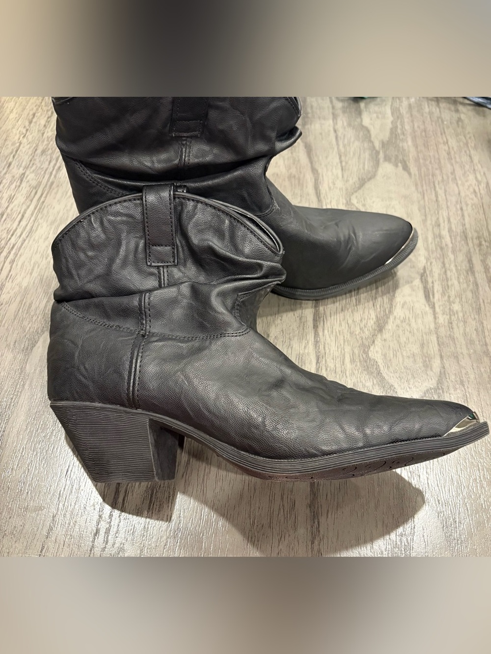 * Dingo Black concho slouch Women's ankle Heeled Western cowgirl Boots size 10